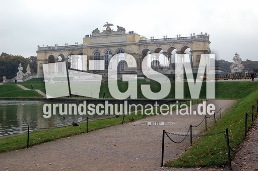 Schloss_Schönbrunn_Gloriette_01.JPG
